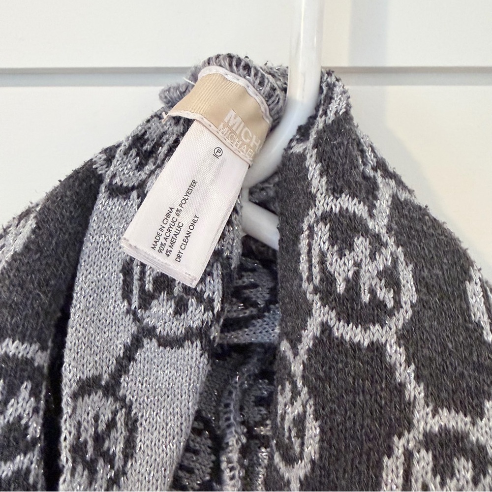 Michael Kors Charcoal Logo Classic Crossbody Bag with Chic Infinity Scarf - Picture 12 of 14